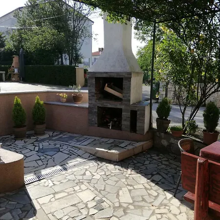 Apartment Family Apartman Luka